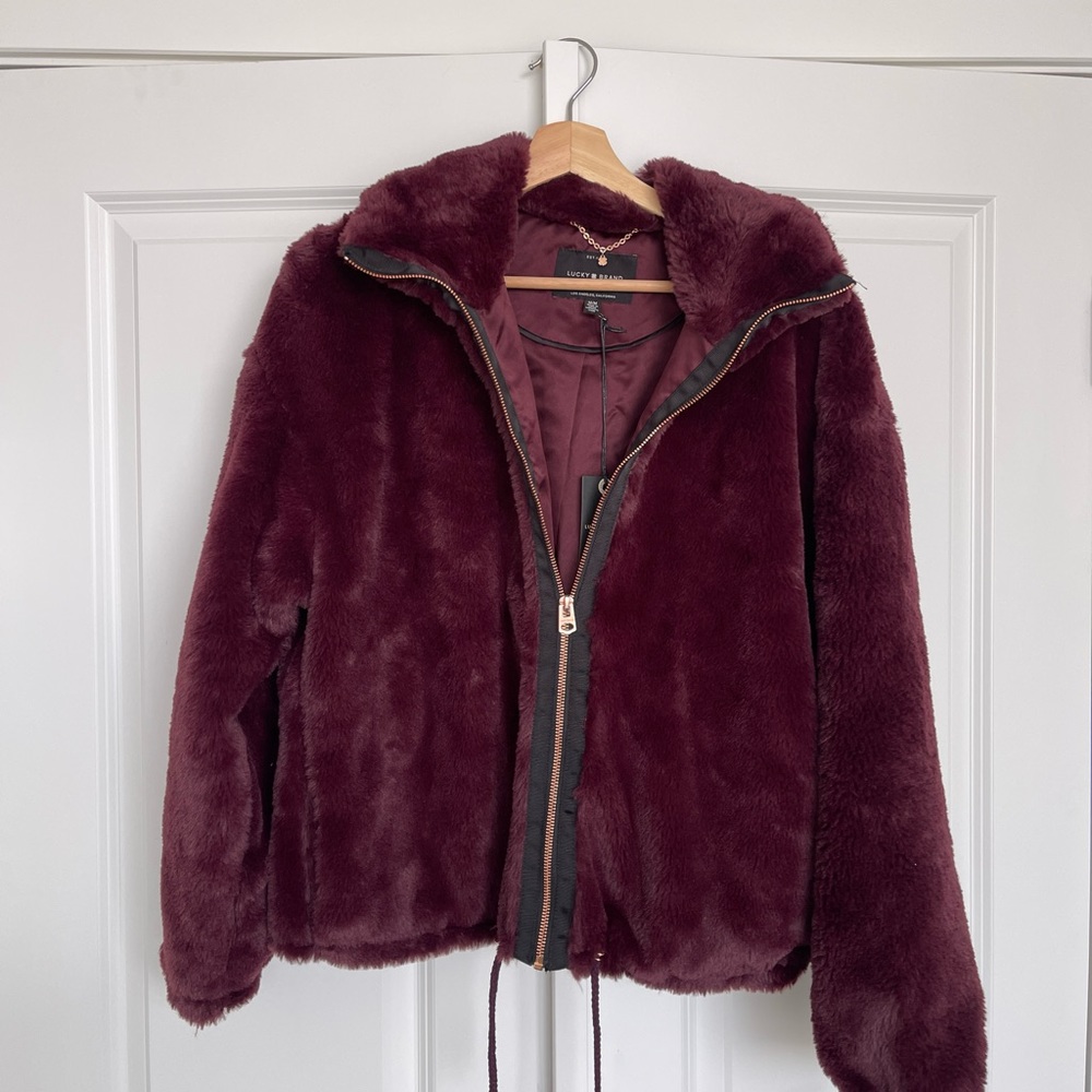 Plum Faux Fur Zip-Up Jacket with Hood – Soft & Cozy